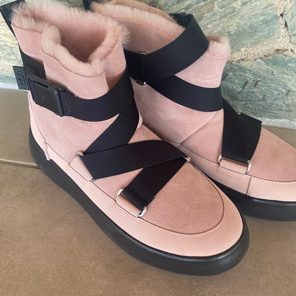 Ugg blush ankle booties - sz 9